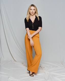 Hadise feet photo thumbnail