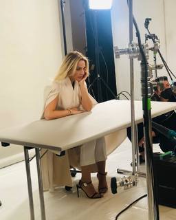 Hadise feet photo thumbnail