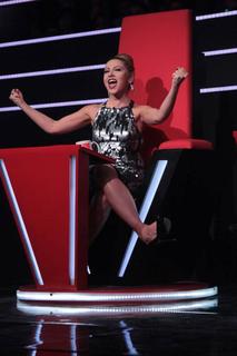 Hadise feet photo thumbnail