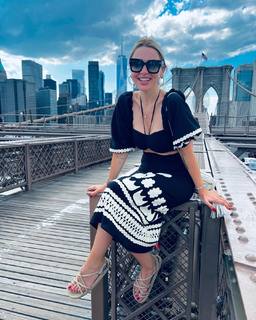 Hadise feet photo thumbnail