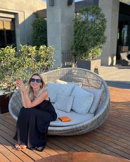 Hadise feet photo thumbnail