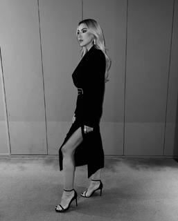 Hadise feet photo thumbnail