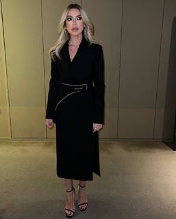 Hadise feet photo thumbnail
