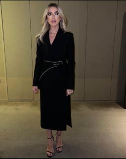 Hadise feet photo thumbnail