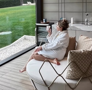 Hadise feet photo thumbnail