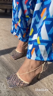 Hadise feet photo thumbnail