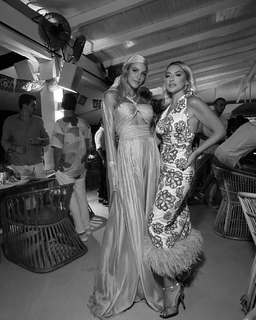 Hadise feet photo thumbnail