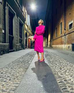 Hadise feet photo thumbnail