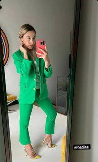 Hadise feet photo thumbnail