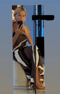 Hadise feet photo thumbnail