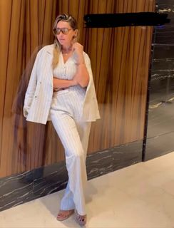 Hadise feet photo thumbnail