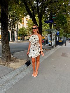 Hadise feet photo thumbnail