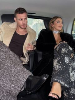 Hadise feet photo thumbnail