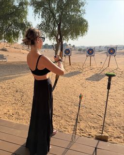 Hadise feet photo thumbnail