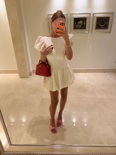 Hadise feet photo 11