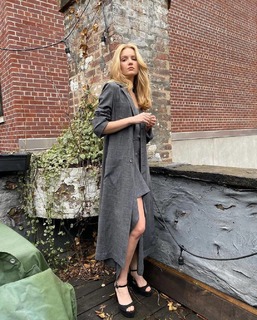 Hadley Robinson feet photo 1