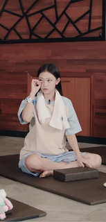 Hae-rin Kang feet photo thumbnail