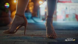 Hafsanur Sancaktutan feet photo thumbnail