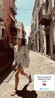 Hafsanur Sancaktutan feet photo thumbnail