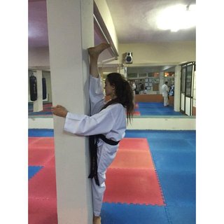 Hafsanur Sancaktutan feet photo thumbnail