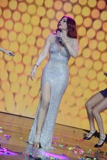 Haifa Wehbe feet photo thumbnail