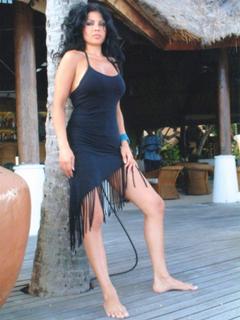 Haifa Wehbe feet photo thumbnail