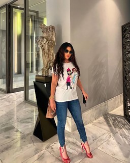 Haifa Wehbe feet photo thumbnail