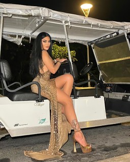 Haifa Wehbe feet photo thumbnail