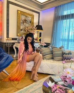 Haifa Wehbe feet photo thumbnail