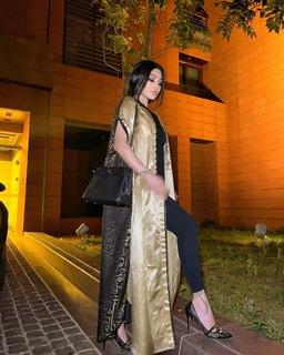 Haifa Wehbe feet photo thumbnail