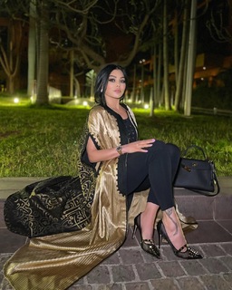 Haifa Wehbe feet photo thumbnail