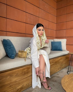 Haifa Wehbe feet photo thumbnail