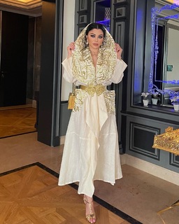 Haifa Wehbe feet photo thumbnail