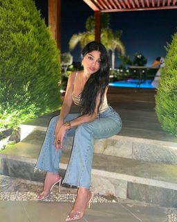 Haifa Wehbe feet photo thumbnail