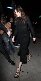 Hailee Steinfeld feet photo thumbnail