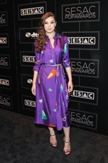 Hailee Steinfeld feet photo thumbnail
