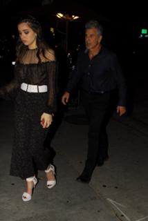 Hailee Steinfeld feet photo thumbnail