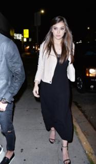 Hailee Steinfeld feet photo thumbnail