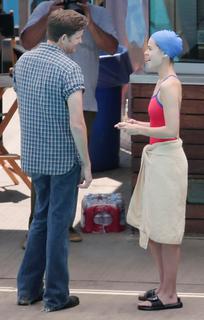 Hailee Steinfeld feet photo thumbnail