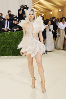 Hailee Steinfeld feet photo thumbnail