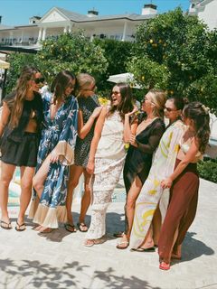 Hailee Steinfeld feet photo thumbnail