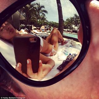 Hailey Bieber feet photo thumbnail