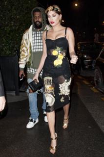 Hailey Bieber feet photo thumbnail
