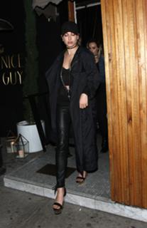 Hailey Bieber feet photo thumbnail