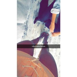 Hailey Bieber feet photo thumbnail