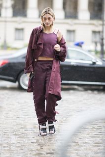 Hailey Bieber feet photo thumbnail