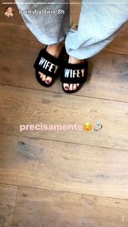 Hailey Bieber feet photo thumbnail