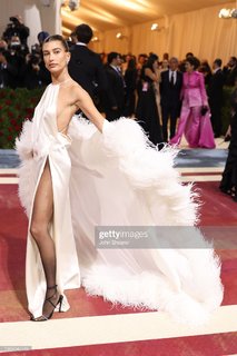 Hailey Bieber feet photo thumbnail