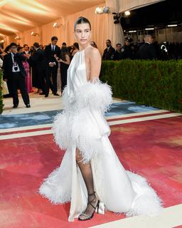 Hailey Bieber feet photo thumbnail