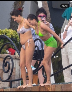 Hailey Bieber feet photo thumbnail